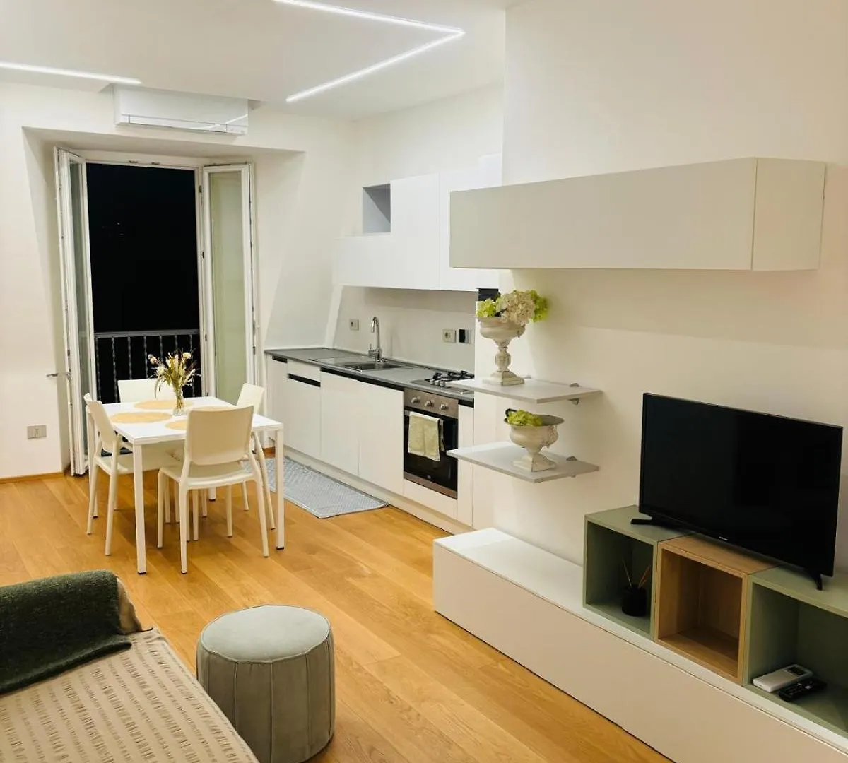 La Mombellina Oltre Home Holidays location