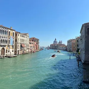https://dimora-contarini.hotelinveneto.com